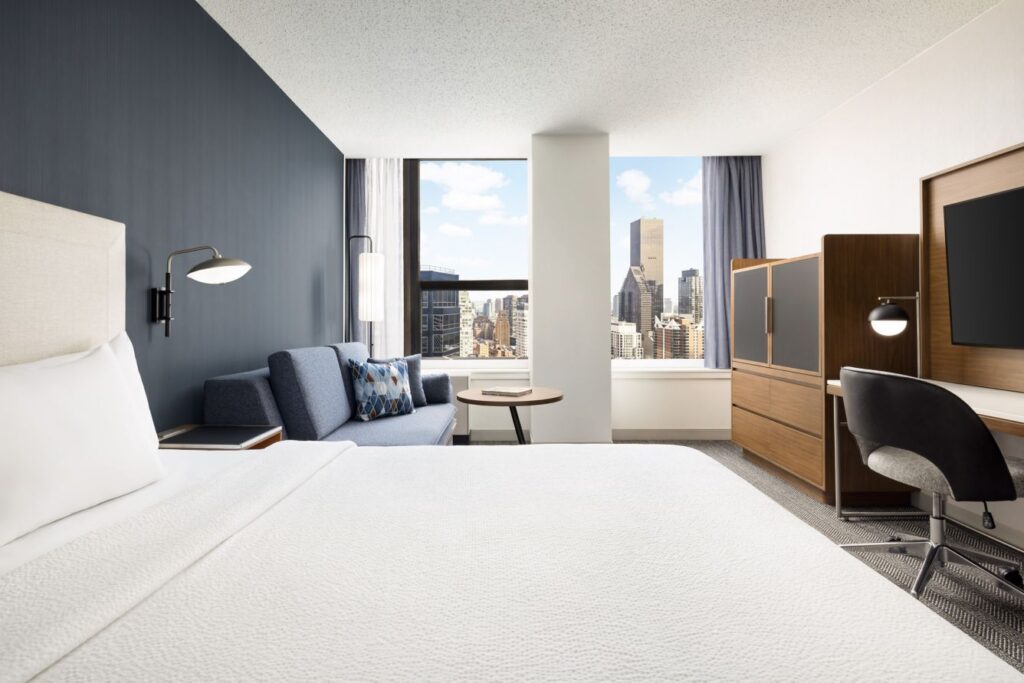Courtyard by Marriott New York Manhattan/Midtown East King Room View