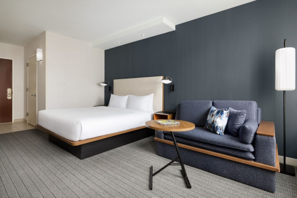 Courtyard by Marriott New York Manhattan/Midtown East King Room
