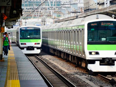 train etiquette in japan