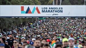 Lare numbers of runners running the Los Angeles Marathon