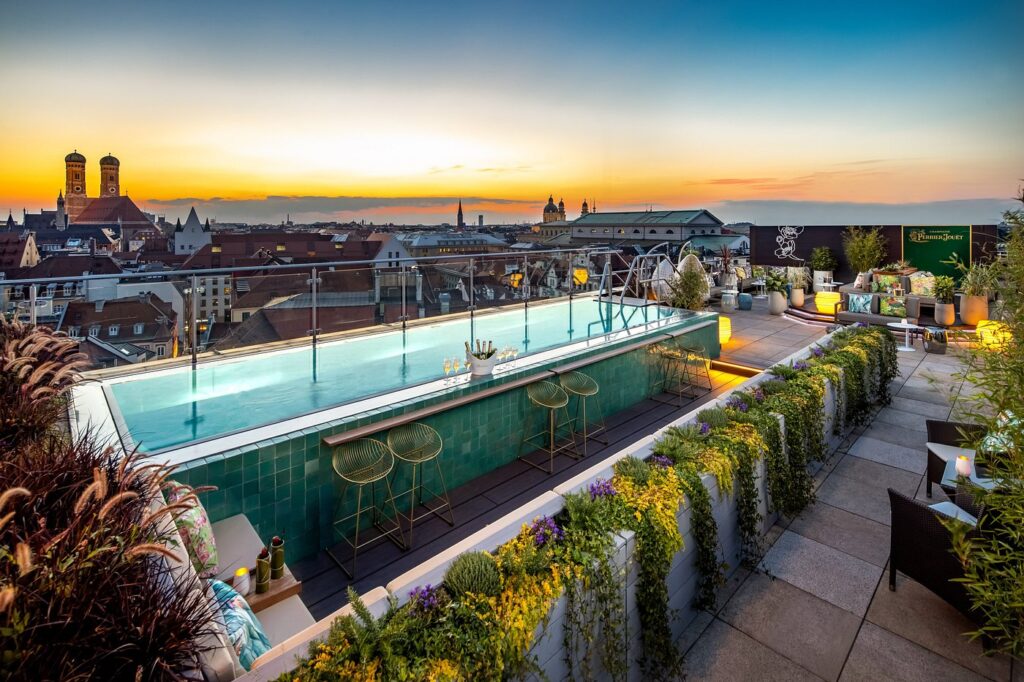 Mandarin Oriental Munich Pool