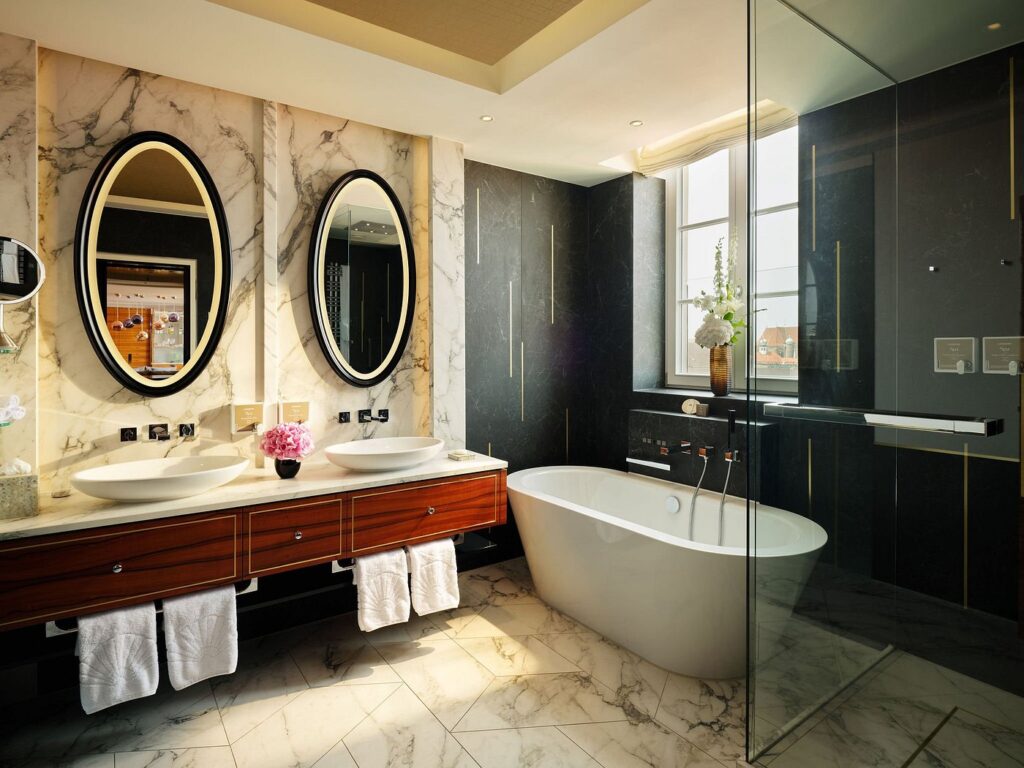Mandarin Oriental Munich Bathroom