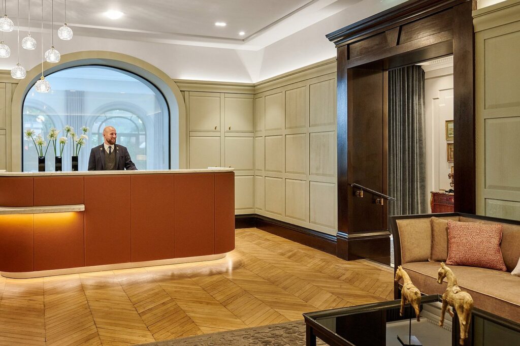 Hotel Lancaster Lobby