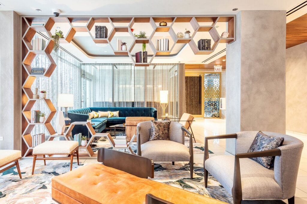 Le Meridien Essex Chicago Room