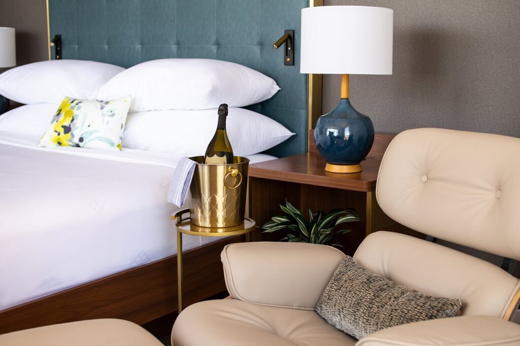 Le Meridien Essex Chicago Pillows