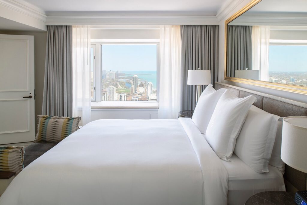 Four Seasons Hotel Chicago Bedroom